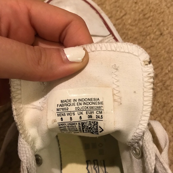 Converse low rise tennis shoes - Picture 3 of 4